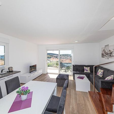 Ferienwohnung Panoramic View And Sea Trogir Exterior foto