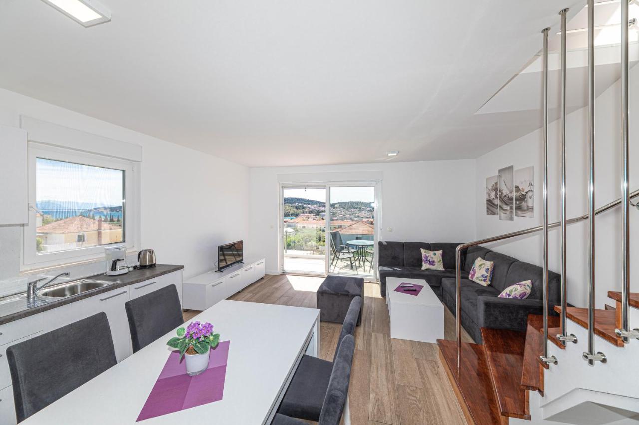 Ferienwohnung Panoramic View And Sea Trogir Exterior foto