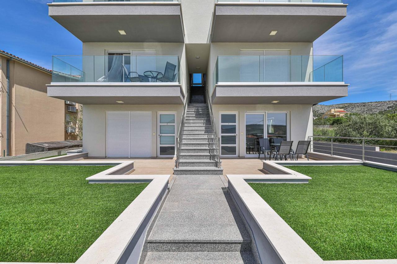 Ferienwohnung Panoramic View And Sea Trogir Exterior foto
