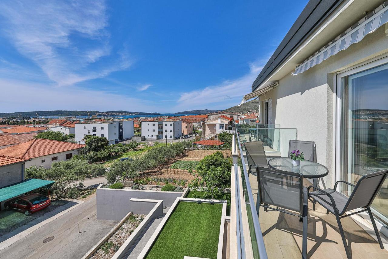 Ferienwohnung Panoramic View And Sea Trogir Exterior foto