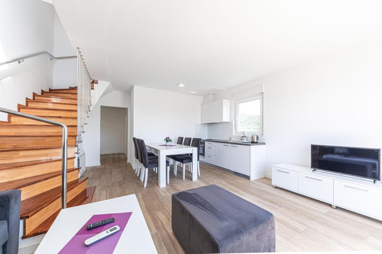 Ferienwohnung Panoramic View And Sea Trogir Exterior foto